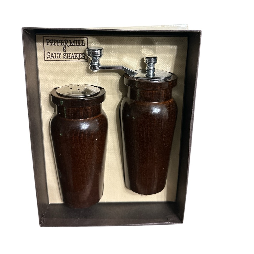 Olde Thompson salt shaker and pepper mill set NIB - Picture 2 of 5